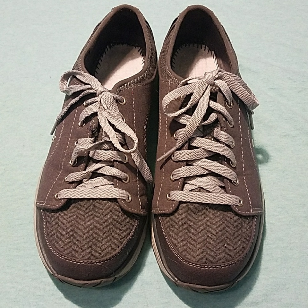 Gray Casual Sneakers with Chevron Detail